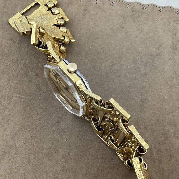 Vintage Belair 17 Jewel  Movemenrt Gold Tone 1960's Watch - Picture 4 of 8